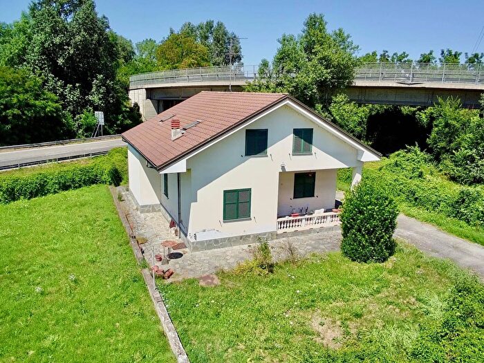 Casa con 6 locali in vendita in Via Torino, Alessandria