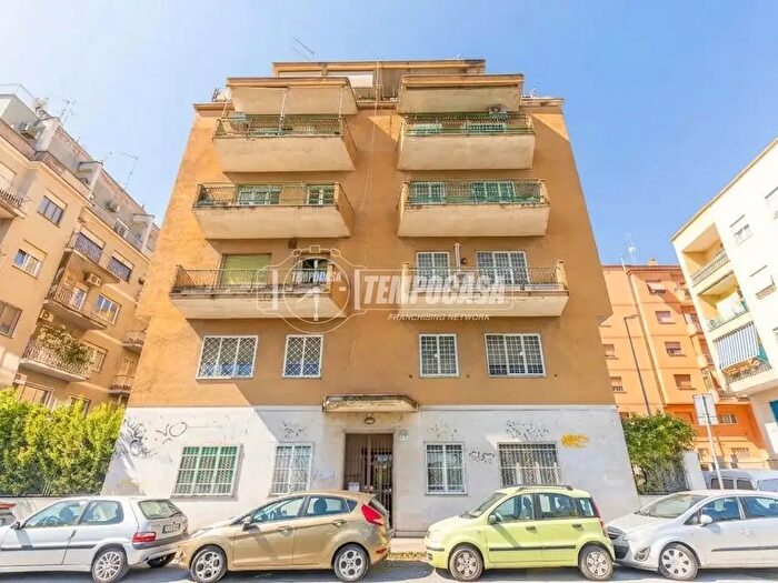 Appartamento con 5 locali in vendita in Circonvallazione Nomentana, Roma