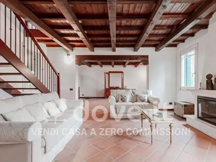 Casa con 6 locali in vendita in Via Fabio Filzi, Canaro