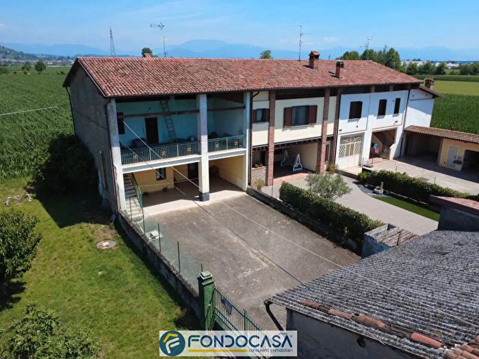 Casa con 5 locali in vendita in Via Dusi, Coccaglio