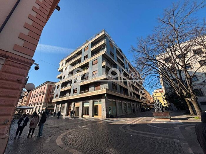 Appartamento con 6 locali in affitto in corso mazzini, Centro, Cosenza