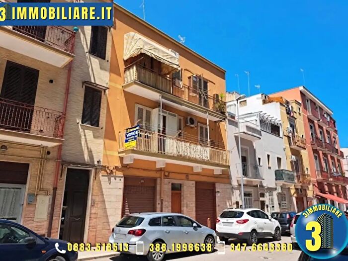 Appartamento trilocale in vendita in Via Scommegna, Barletta