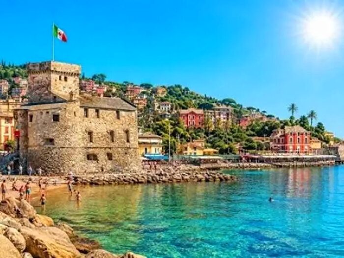 Appartamento con 6 locali in vendita in Via Val di Sole, Rapallo