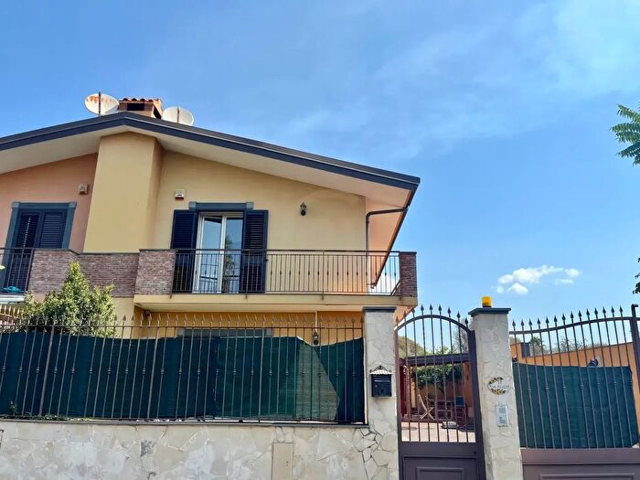 Casa quadrilocale in vendita in Via Santa Rita, Misterbianco