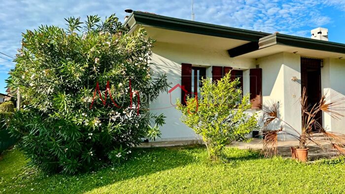 Casa con 5 locali in vendita in Via Alessandro Volta, Noventa Padovana