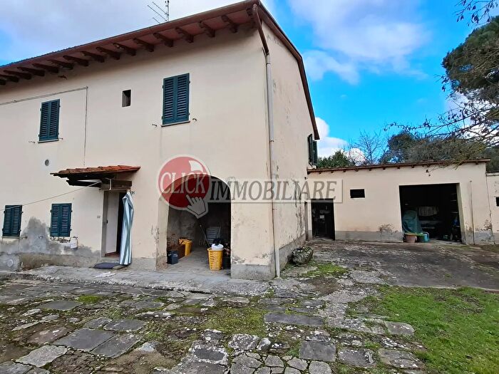 Casa con 10 locali in vendita in Borgo San Lorenzo