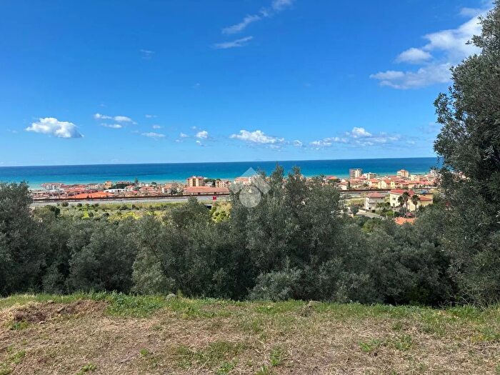 Casa con 5 locali in vendita in Via Gizzeria, Gizzeria