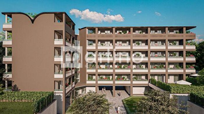 Appartamento con 5 locali in vendita in Via Lazio, Cesano Maderno