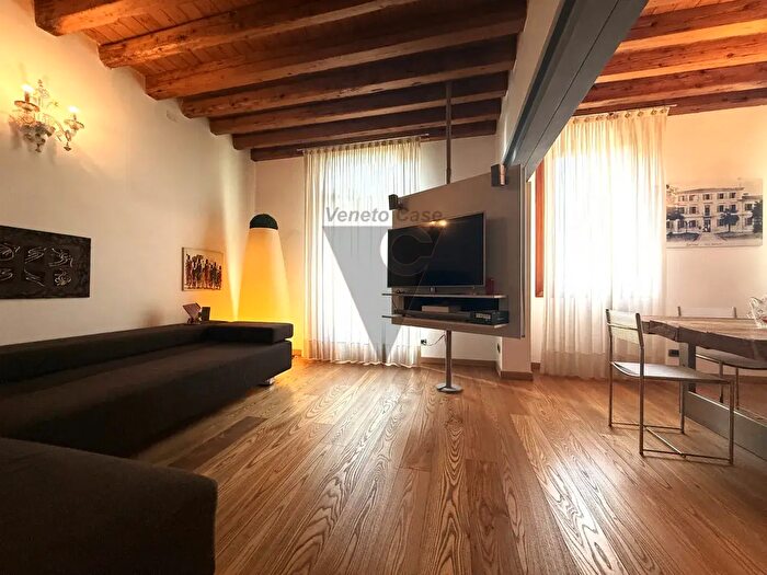 Appartamento con 5 locali in vendita in Via Vincenzo Gioberti, Spinea