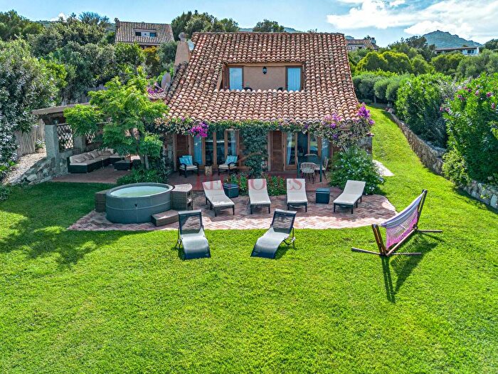 Casa quadrilocale in affitto in Portisco, Olbia