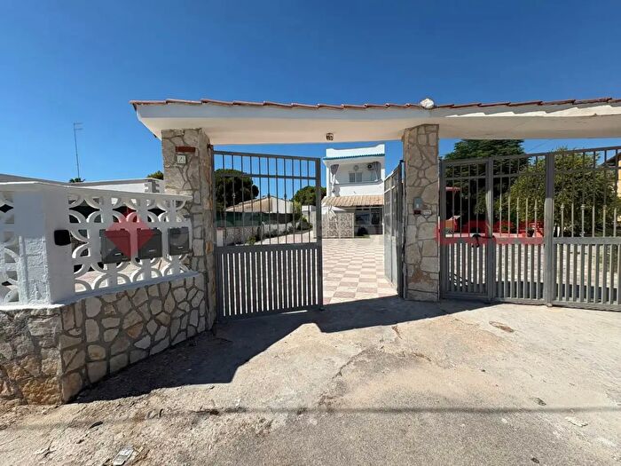 Appartamento trilocale in vendita in Via Rotondella, Pulsano