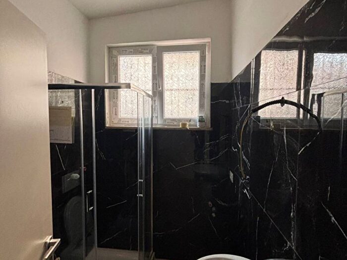 Appartamento trilocale in affitto in Via Felice Poggi, Portuense, Roma
