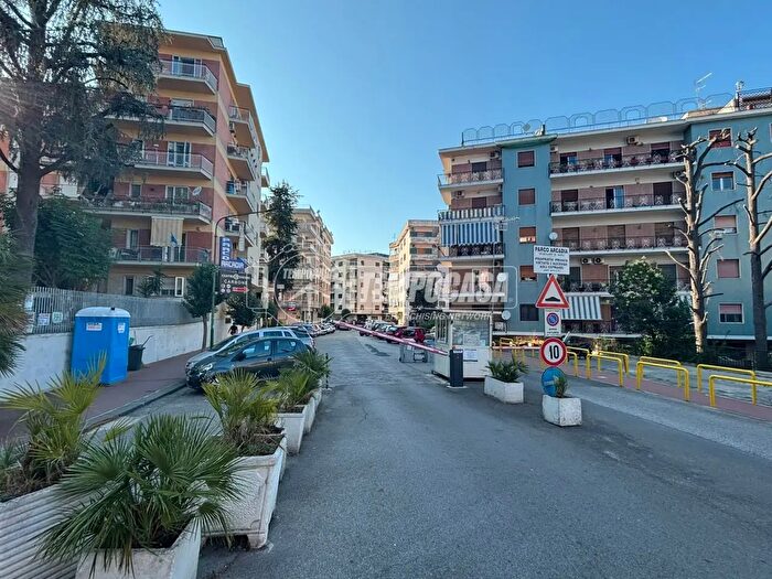 Appartamento quadrilocale in vendita in Via Eduardo Nicolardi, Napoli