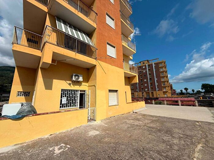 Appartamento quadrilocale in affitto in Strada Statale Tirrena Inferiore, Cartolano, Falerna