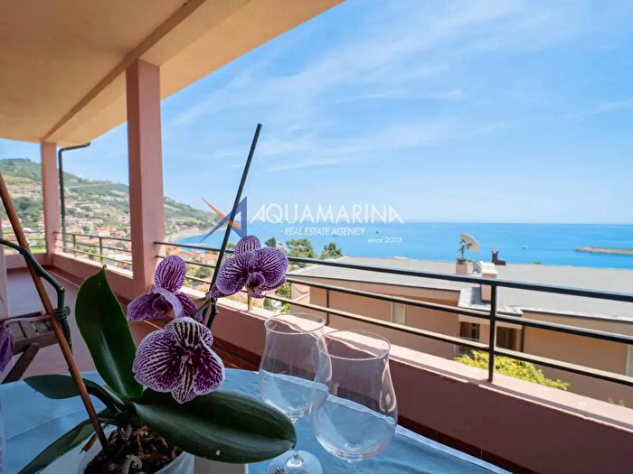Casa con 6 locali in vendita in Via Peirona, Santo Stefano Al Mare