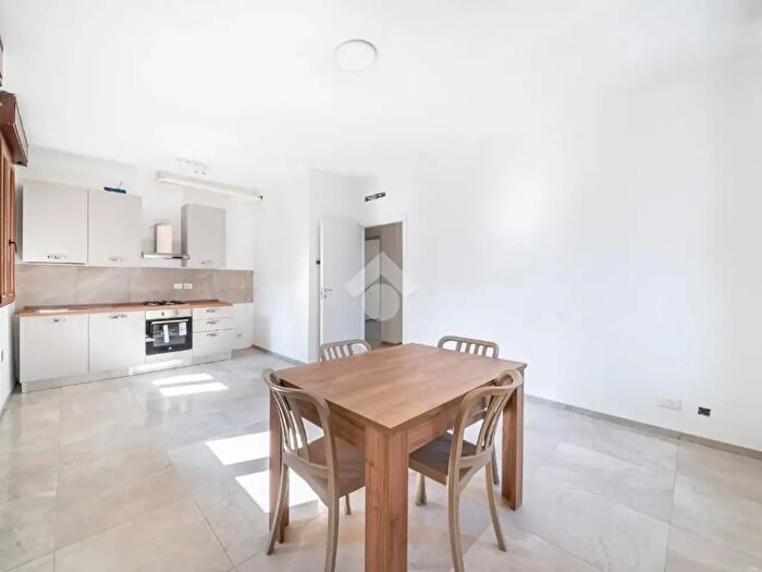 Appartamento trilocale in vendita in Via Lidice, Modena