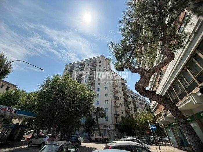 Appartamento quadrilocale in vendita in Via Emilio Perrone, Foggia