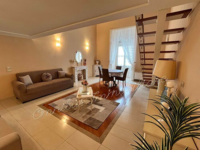 Appartamento trilocale in vendita in Piazza del Lago, Foggia