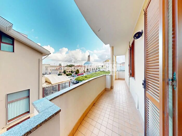 Appartamento trilocale in vendita in Via Edmondo Crovetti, Sassari