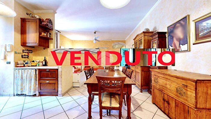 Appartamento trilocale in vendita in Via Teodosio, Milano