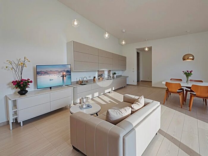 Appartamento trilocale in vendita in Via G Matteotti, Cabiate