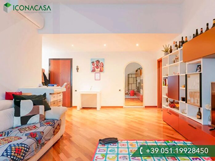 Appartamento trilocale in vendita in Via del Triumvirato, Bologna