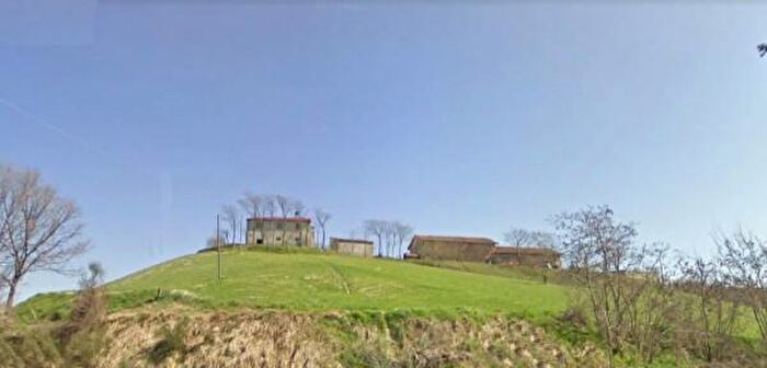 Casa con 6 locali in vendita in Belforte AllIsauro