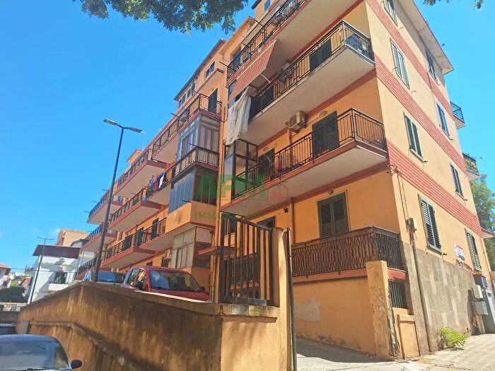 Appartamento con 5 locali in vendita in Via Cardinale Portanova, Reggio di Calabria