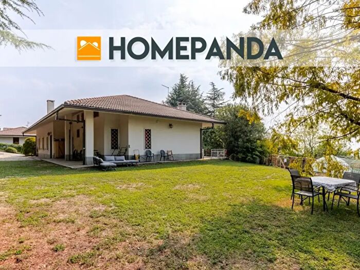 Casa con 16 locali in vendita in Strada Redentore, Moncalieri