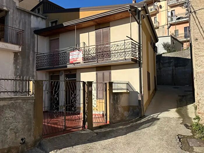 Appartamento quadrilocale in vendita in Spezzano Della Sila