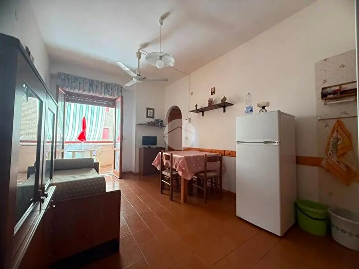 Appartamento trilocale in vendita in Via Lauro, Scalea