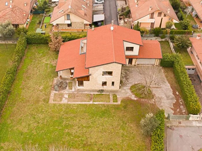 Casa con 6 locali in vendita in Via S Gioacchino, Adro