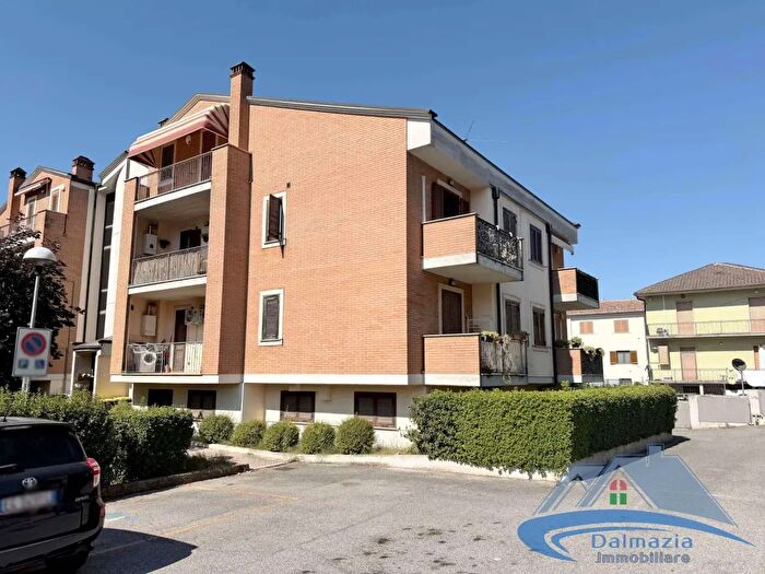 Appartamento con 5 locali in vendita in Strada del Mulino, Terni