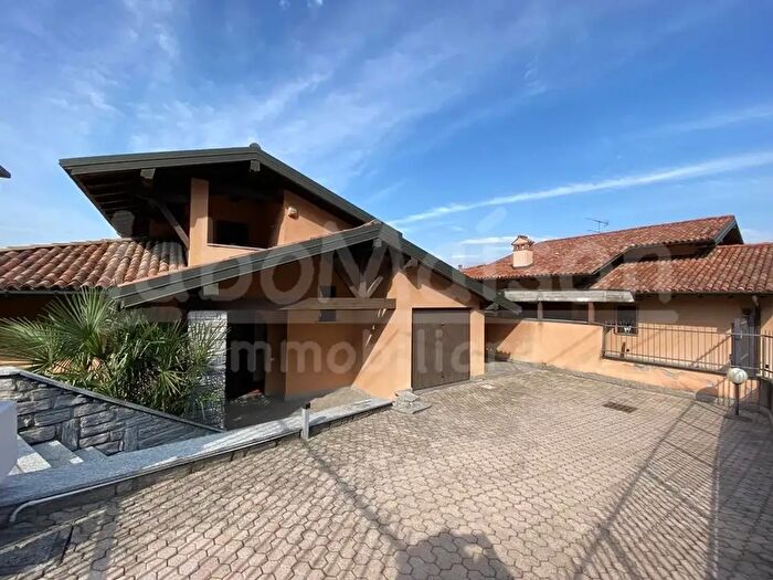 Case in Vendita e in Affitto - 2