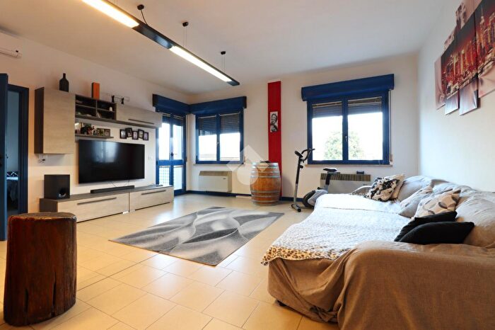 Appartamento con 5 locali in vendita in Via Gramsci, Porto Mantovano