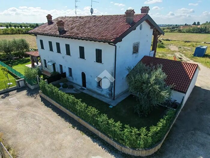 Casa con 5 locali in vendita in Vicolo Gioacchino Rossini, Cazzago San Martino