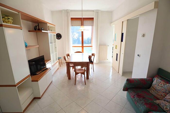 Appartamento trilocale in vendita in Via Cavour, Andora