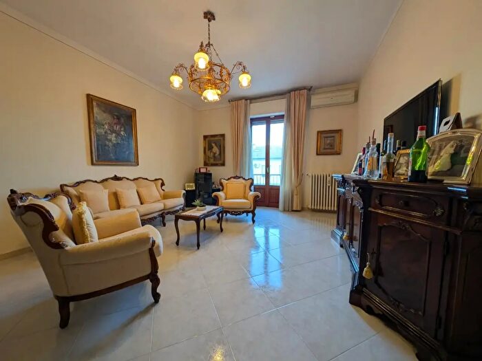 Appartamento con 6 locali in vendita in Palmiro Togliatti, Vinci