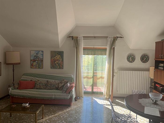 Appartamento con 6 locali in vendita in Via della Pace, Bolsena