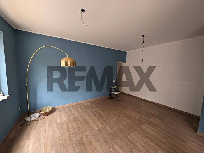 Appartamento con 5 locali in vendita in Via Re Martino, Aci Castello