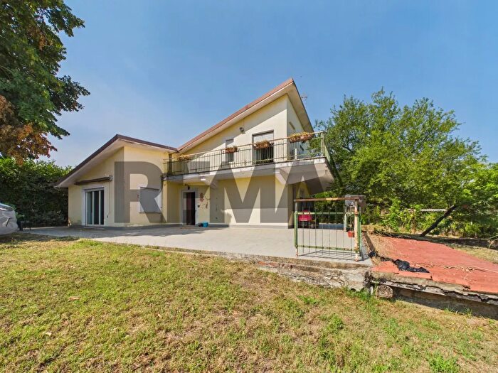 Casa quadrilocale in vendita in Strada della Campana, Campagnano Di Roma