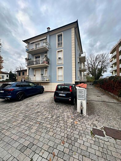 Appartamento trilocale in vendita in Viale Puccini, Lucca