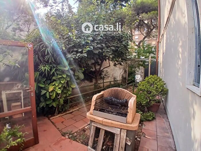 Appartamento con 5 locali in vendita in Via Lusena, Livorno
