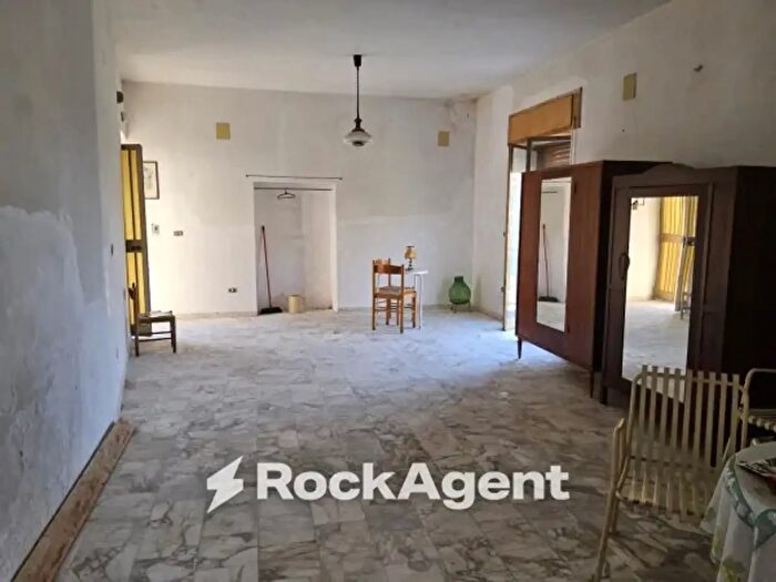 Casa bilocale in vendita in Vico Mancini, Gioiosa Ionica