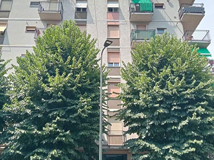 Appartamento bilocale in affitto in Via Filippo Baldinucci, Dergano, Milano