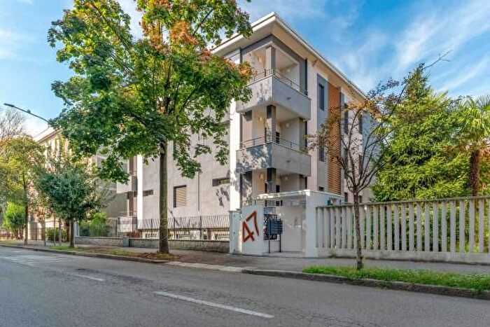 Appartamento trilocale in vendita in Viale Alessandro Volta, Novara