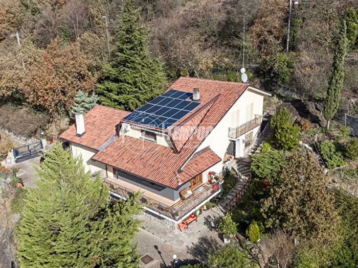 Casa con 6 locali in vendita in Via Torre del Colle, Villar Dora