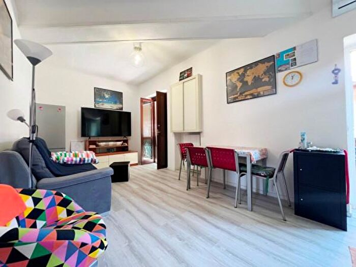 Appartamento bilocale in vendita in Via Piave, Bareggio