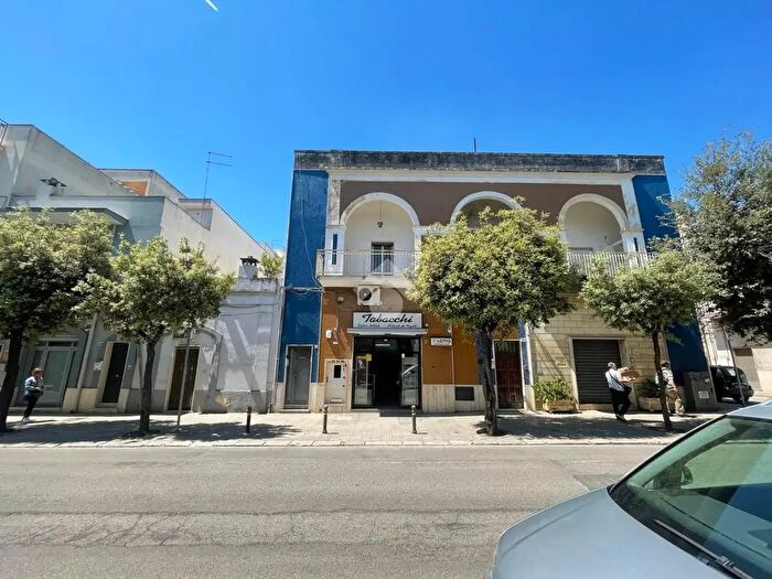 Casa con 6 locali in vendita in Via Santa Maria in Campitelli, Grottaglie