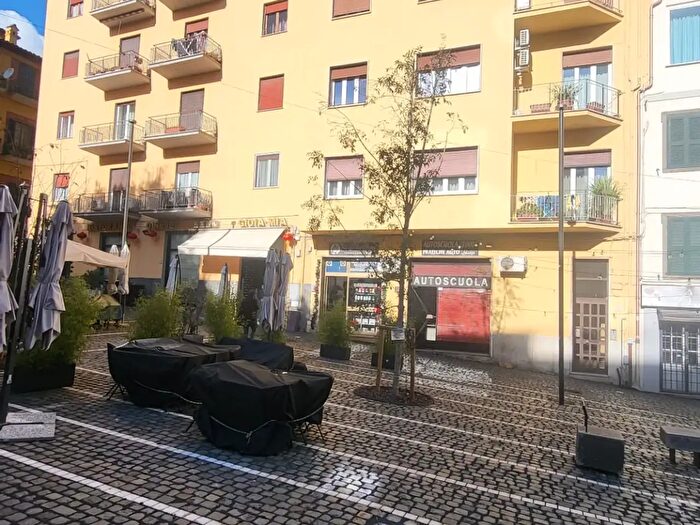 Appartamento quadrilocale in vendita in Piazza Cairoli, Velletri